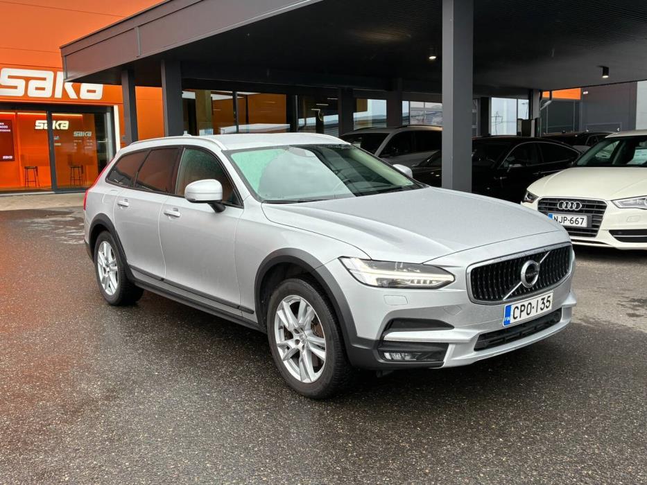 VOLVO V90 Cross Country 2017