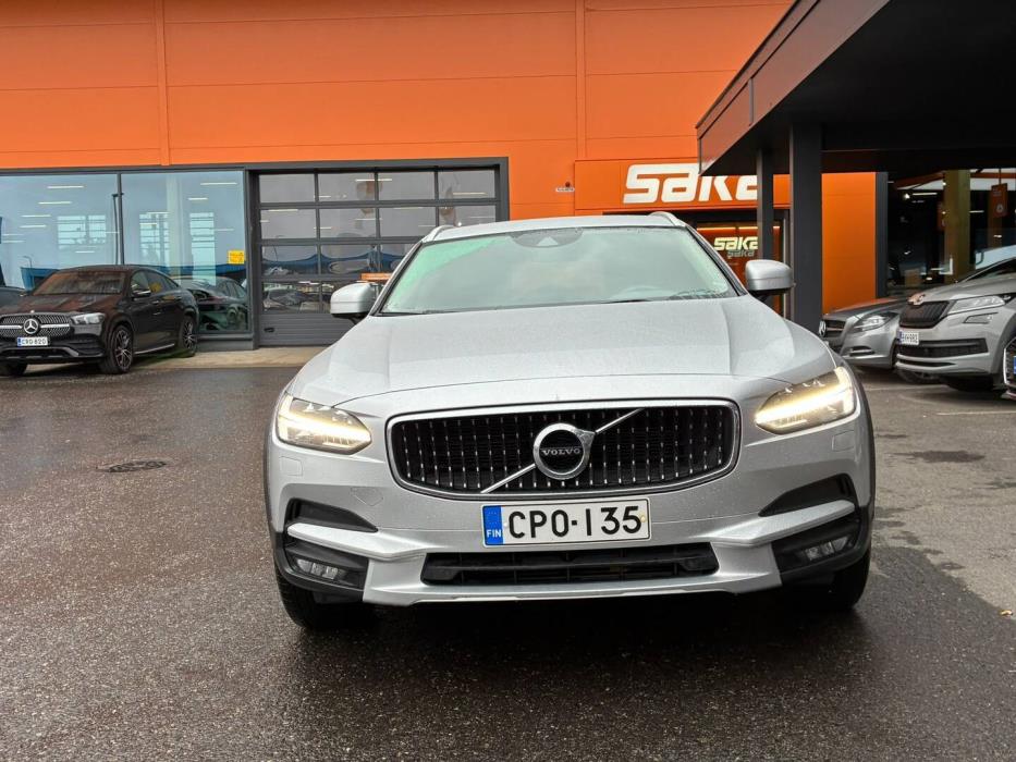 VOLVO V90 Cross Country 2017