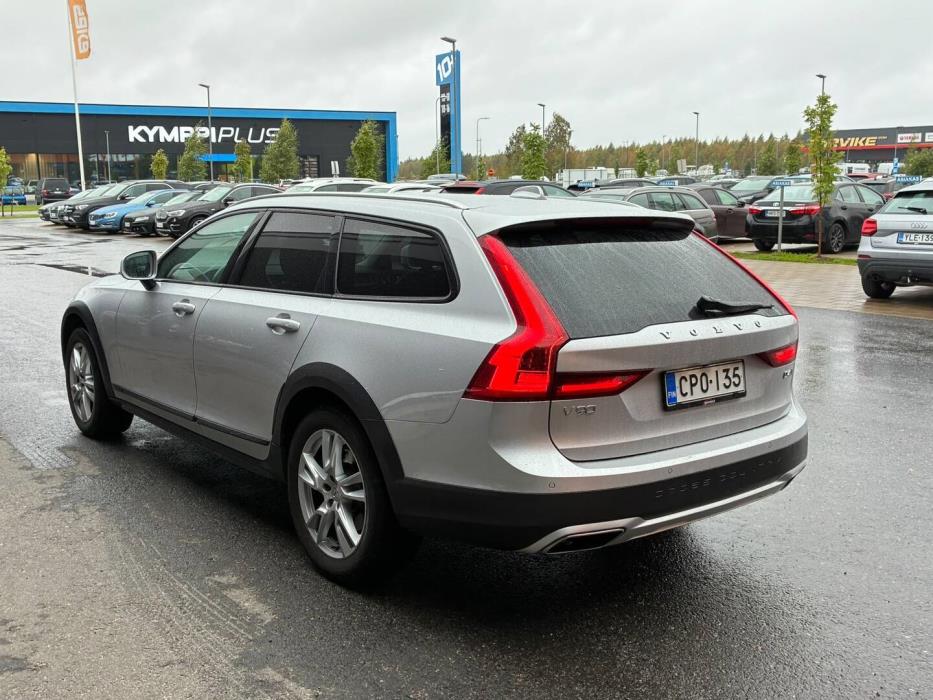 VOLVO V90 Cross Country 2017