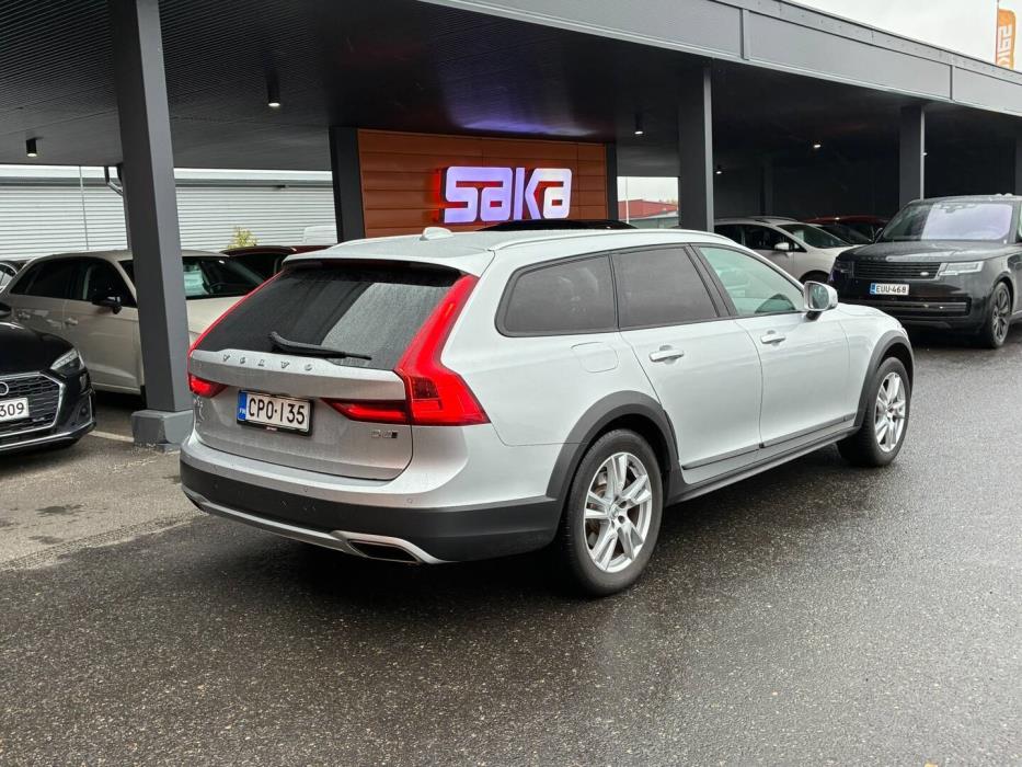 VOLVO V90 Cross Country 2017