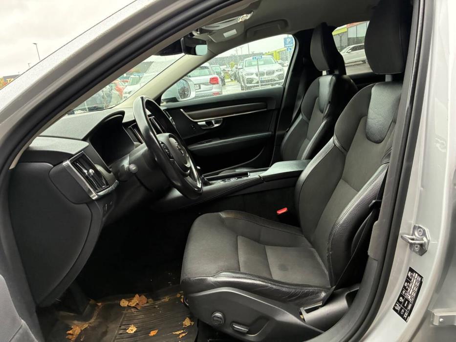 VOLVO V90 Cross Country 2017