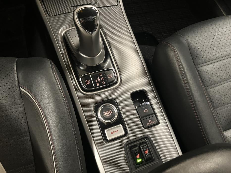 MITSUBISHI OUTLANDER PHEV 2018