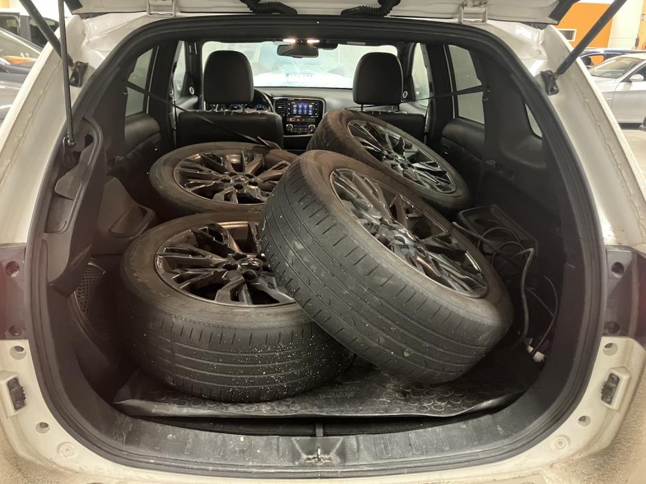 MITSUBISHI OUTLANDER PHEV 2018