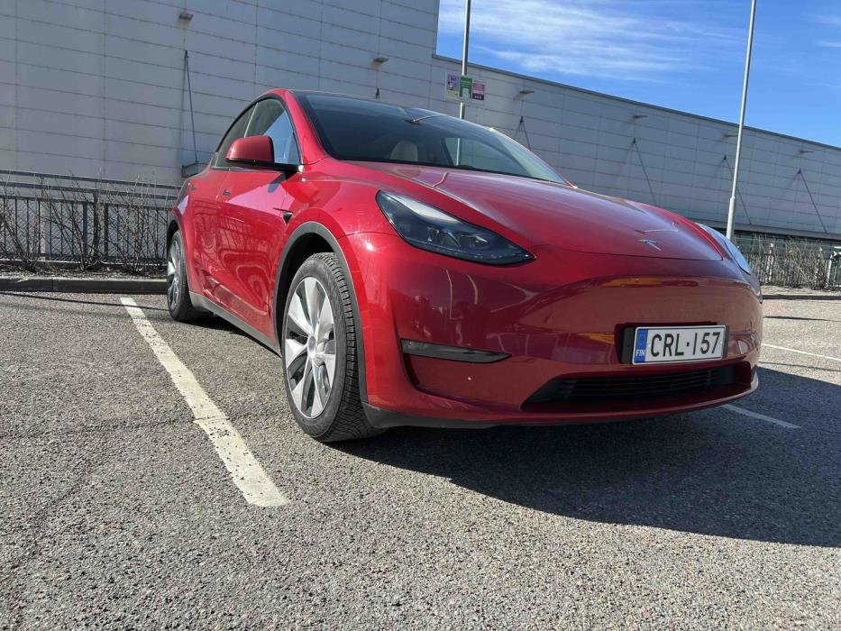 TESLA Model Y 2023