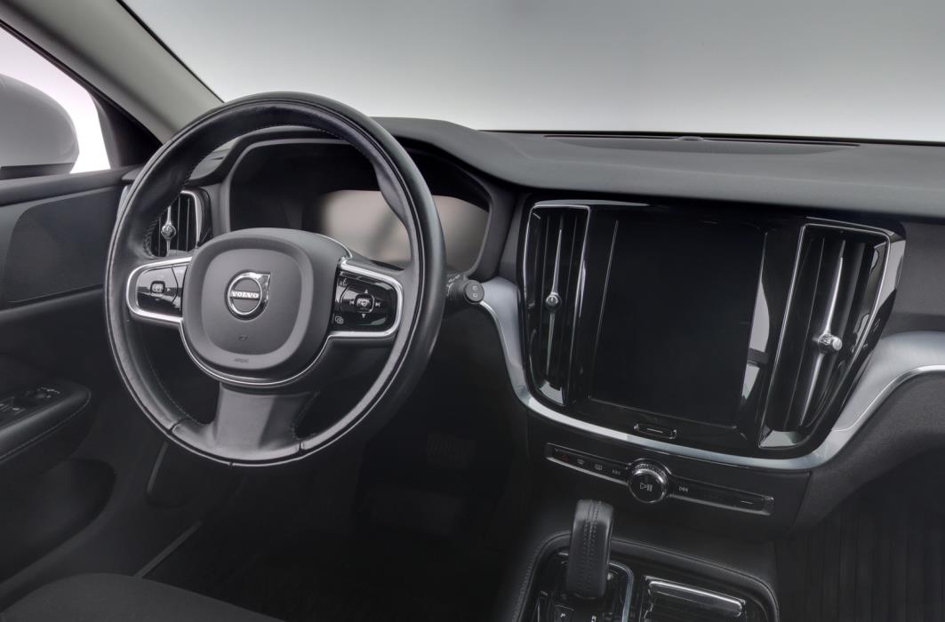 VOLVO V60 2020