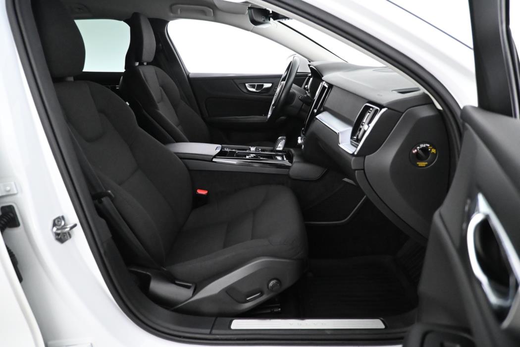 VOLVO V60 2020