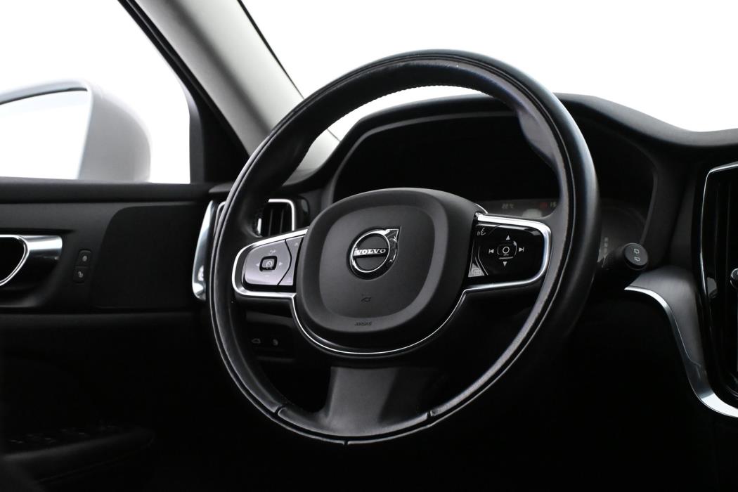 VOLVO V60 2020