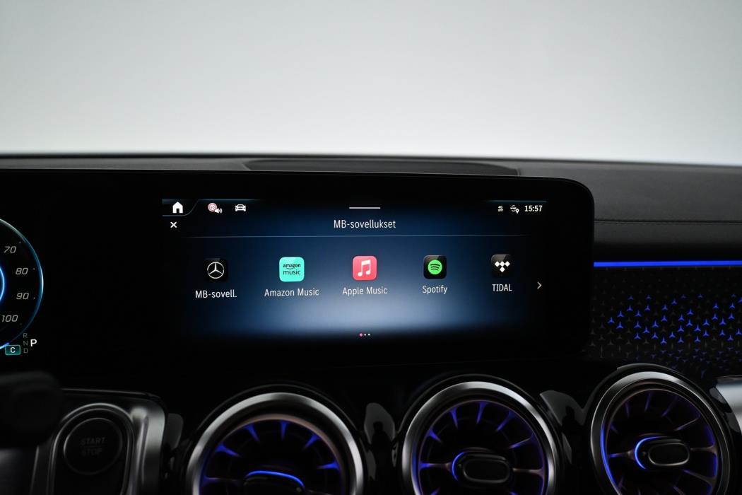 MERCEDES-BENZ EQB 2025