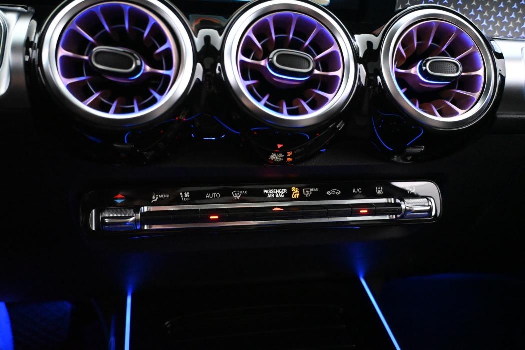 MERCEDES-BENZ EQB 2025