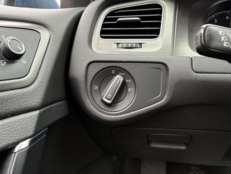 VOLKSWAGEN Golf 2014