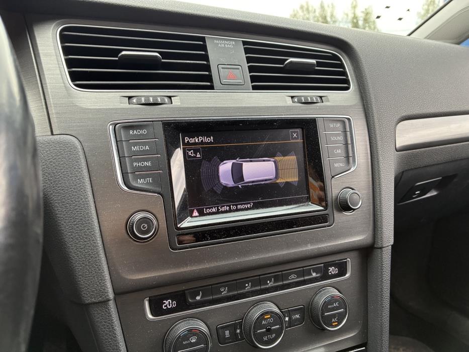 VOLKSWAGEN Golf 2014