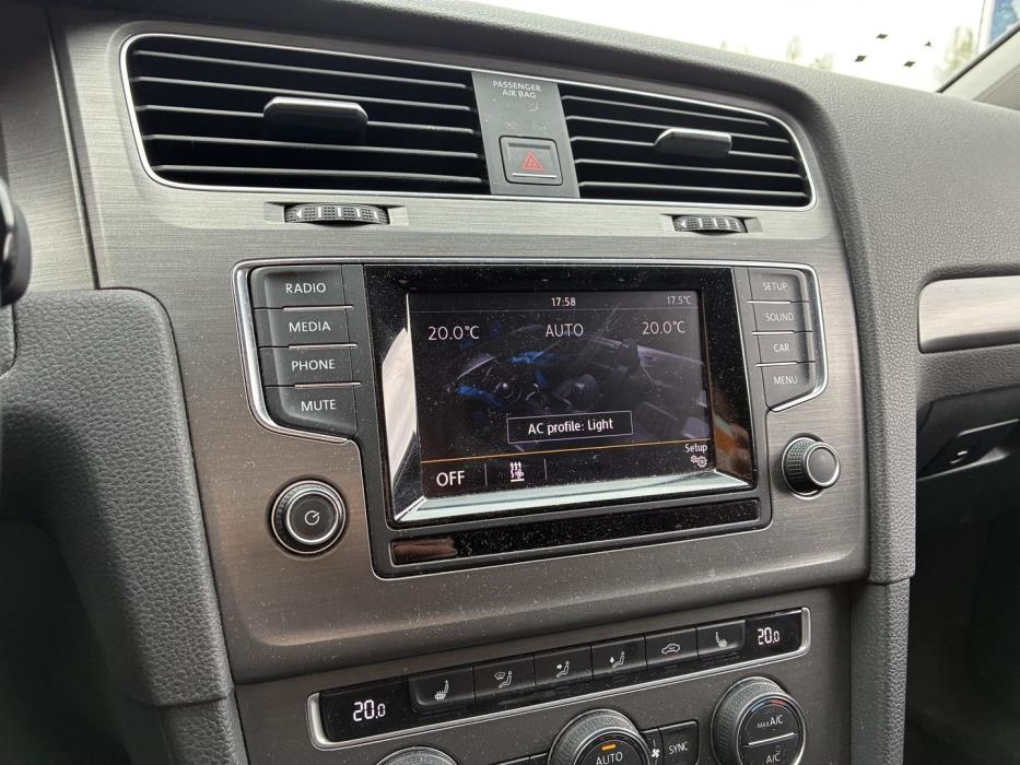 VOLKSWAGEN Golf 2014