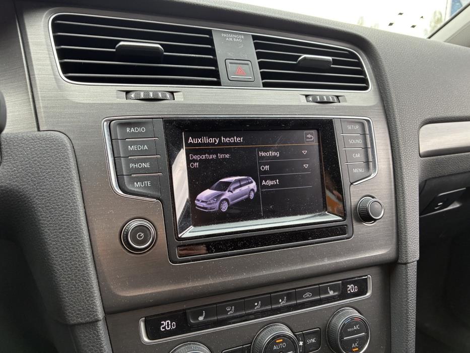 VOLKSWAGEN Golf 2014