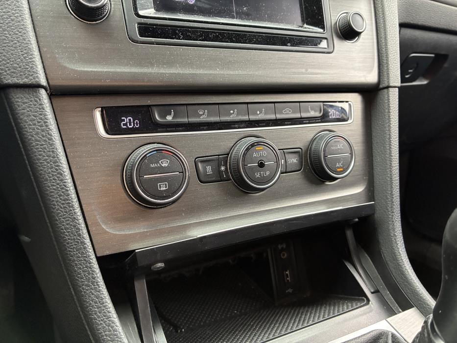 VOLKSWAGEN Golf 2014