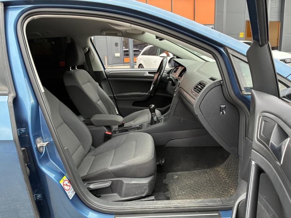 VOLKSWAGEN Golf 2014