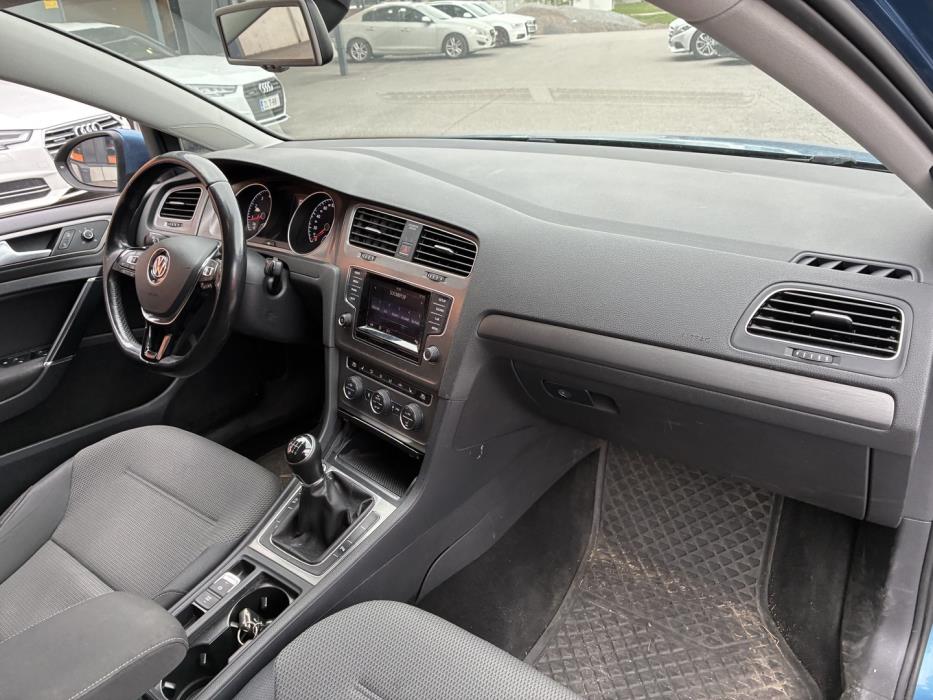 VOLKSWAGEN Golf 2014