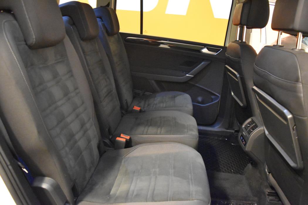VOLKSWAGEN Touran 2018