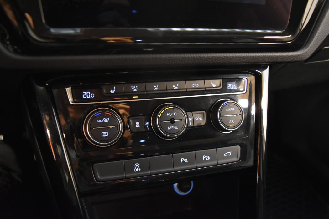 VOLKSWAGEN Touran 2018