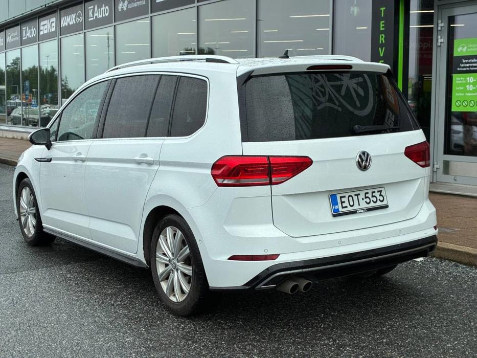 VOLKSWAGEN Touran 2018