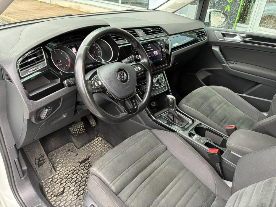 VOLKSWAGEN Touran 2018