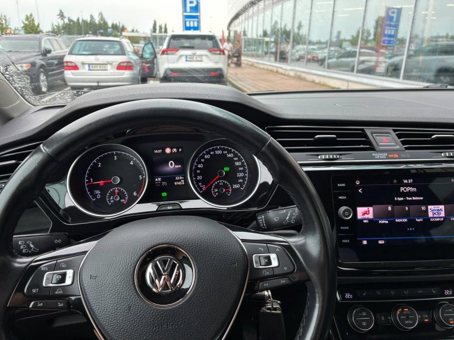 VOLKSWAGEN Touran 2018