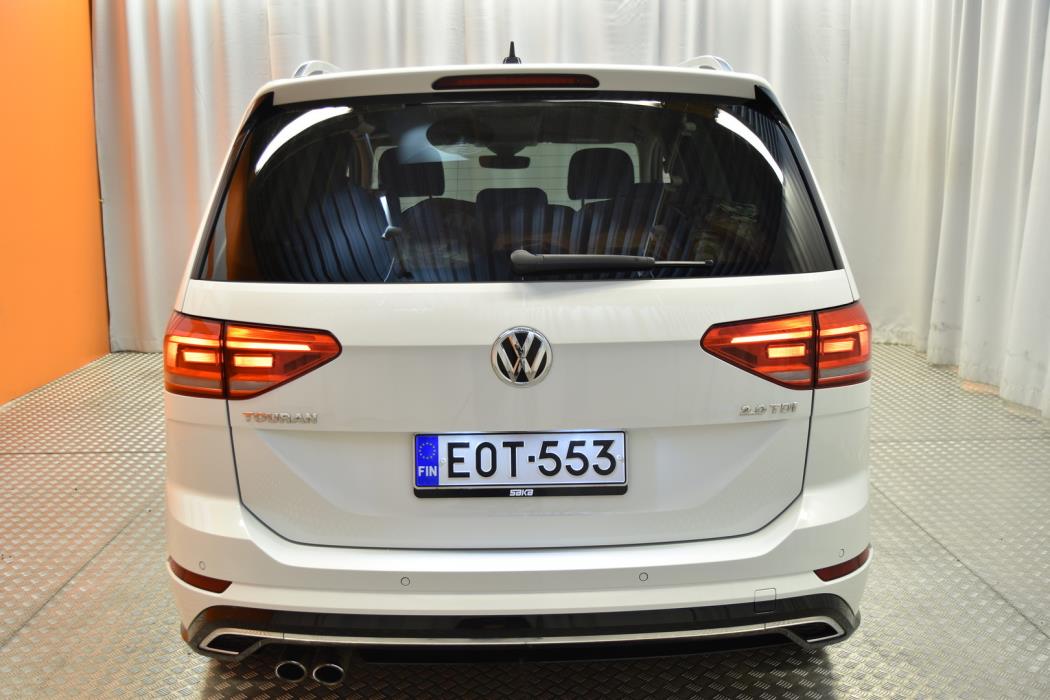 VOLKSWAGEN Touran 2018