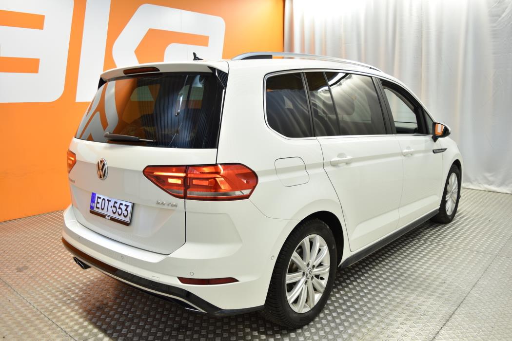 VOLKSWAGEN Touran 2018