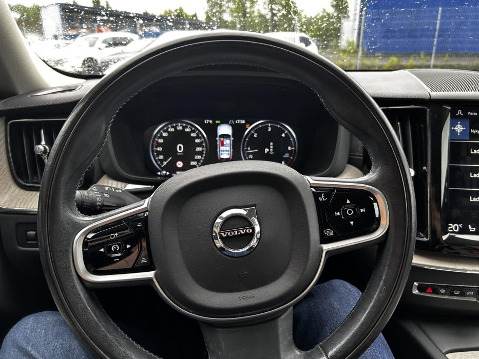 VOLVO XC60 2020