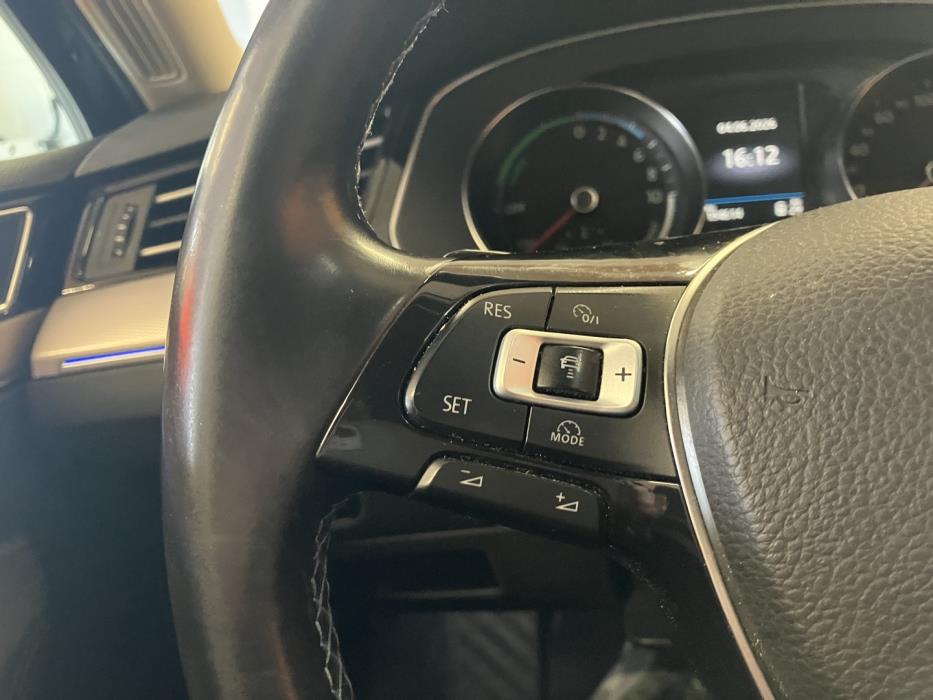 VOLKSWAGEN Passat 2017