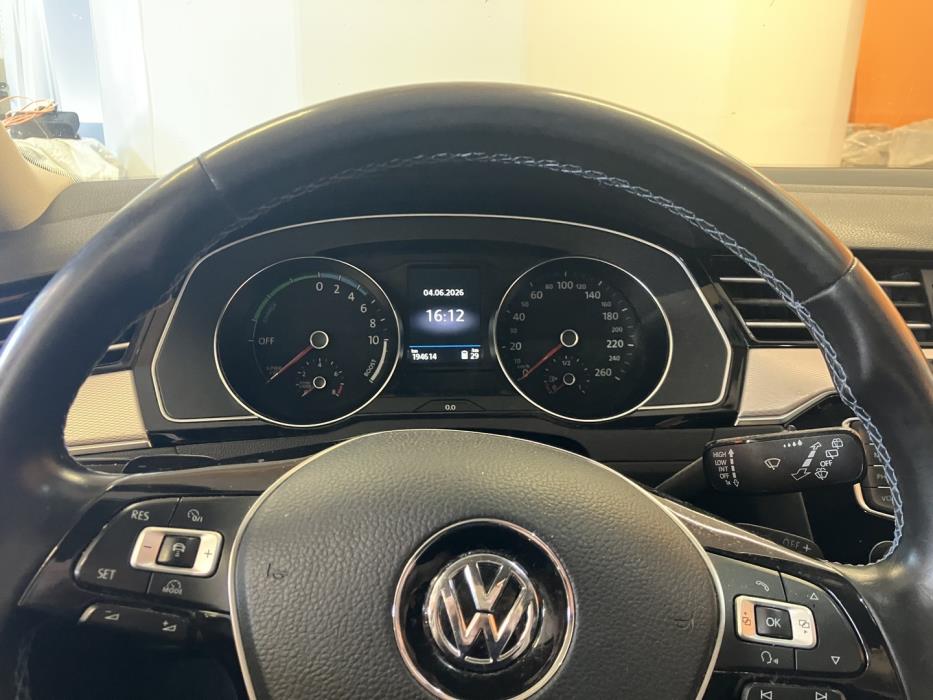 VOLKSWAGEN Passat 2017