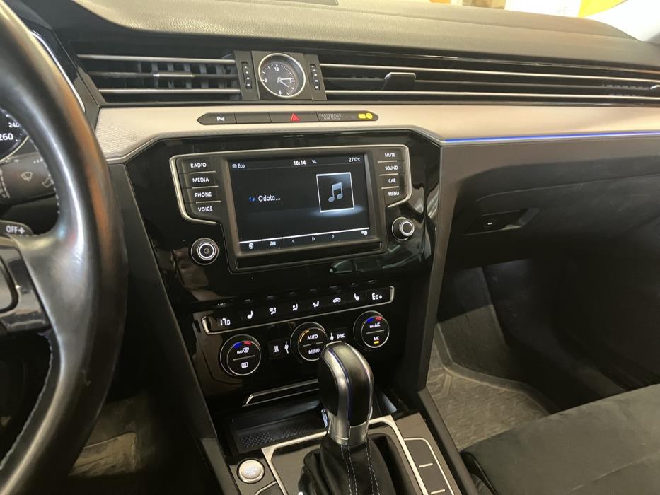 VOLKSWAGEN Passat 2017