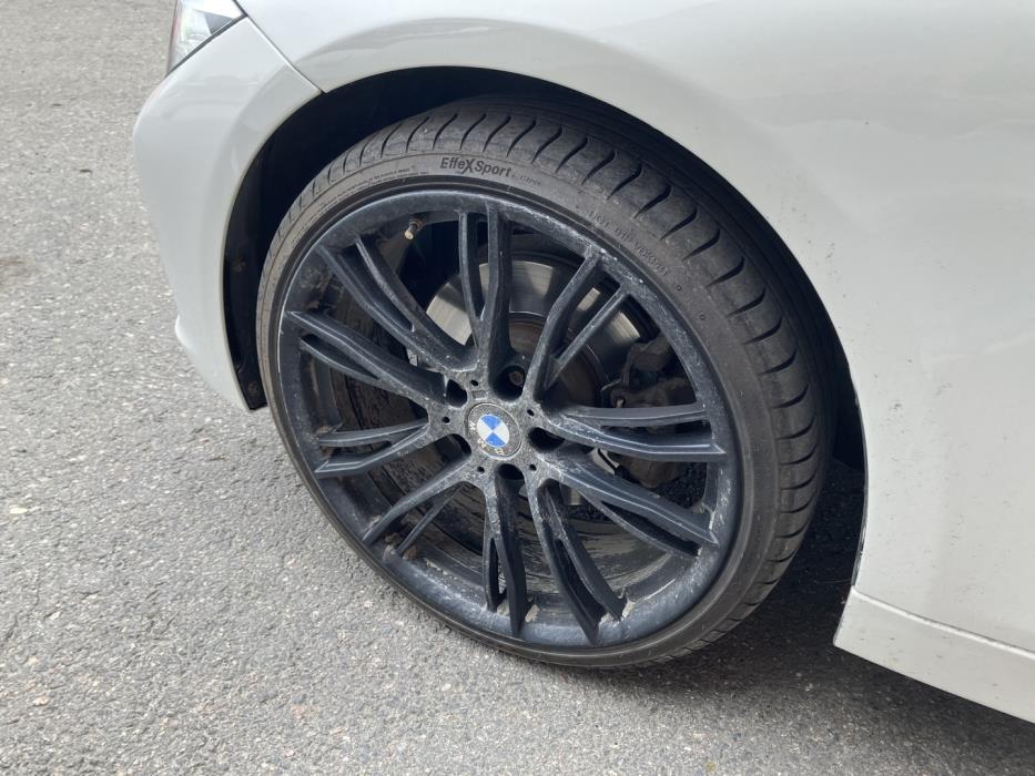 BMW 330 2013