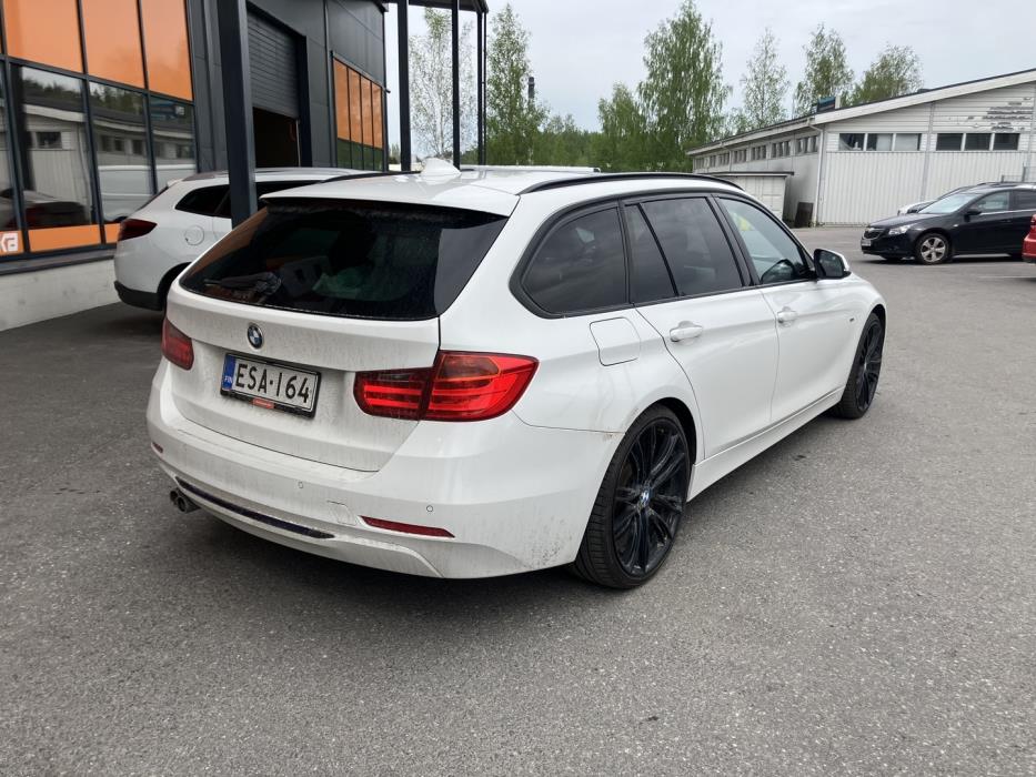 BMW 330 2013