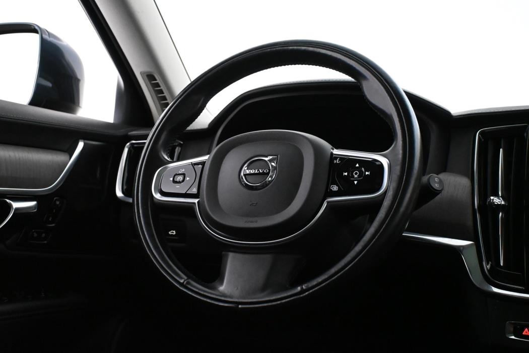 VOLVO V90 Cross Country 2021