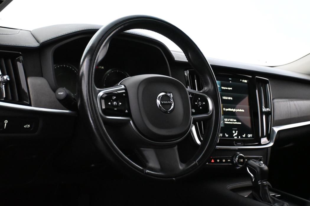 VOLVO V90 Cross Country 2021