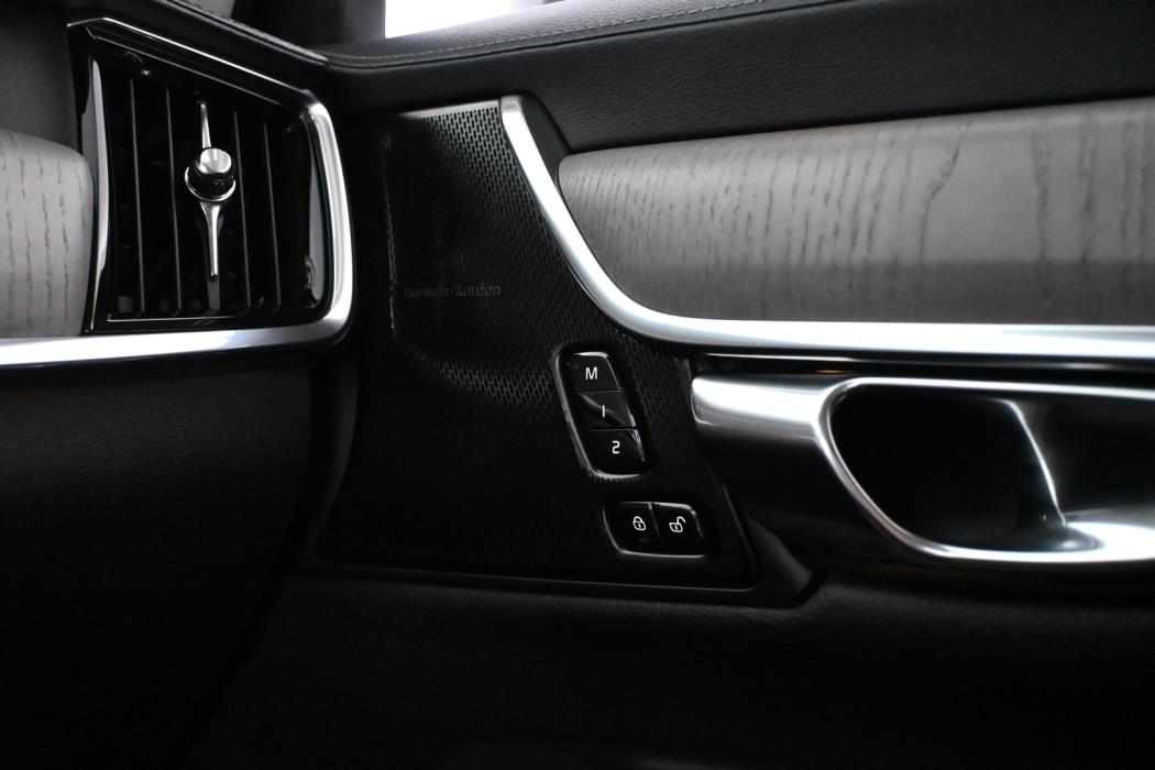 VOLVO V90 Cross Country 2021