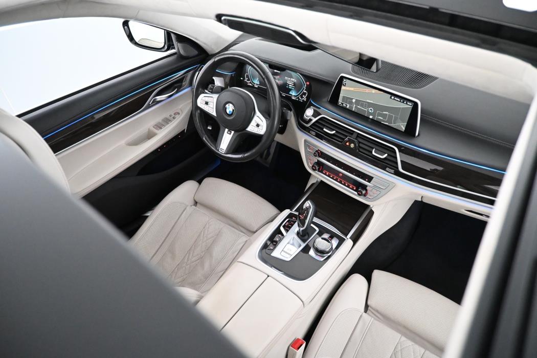 BMW 745 2019