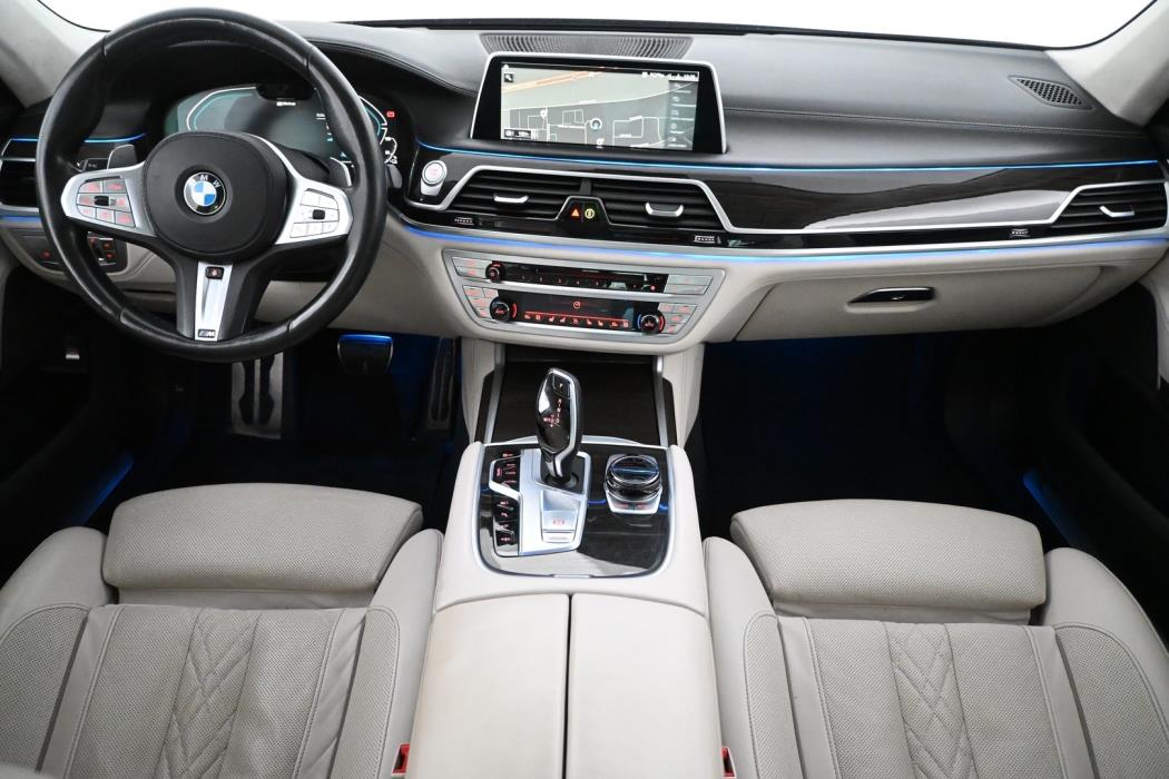BMW 745 2019