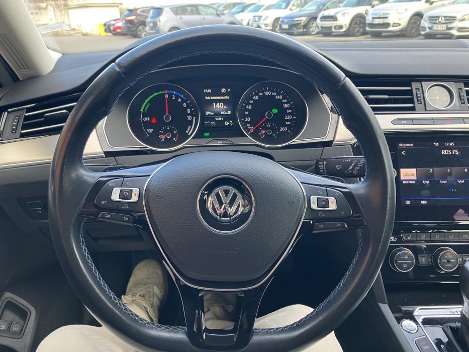 VOLKSWAGEN Passat 2018