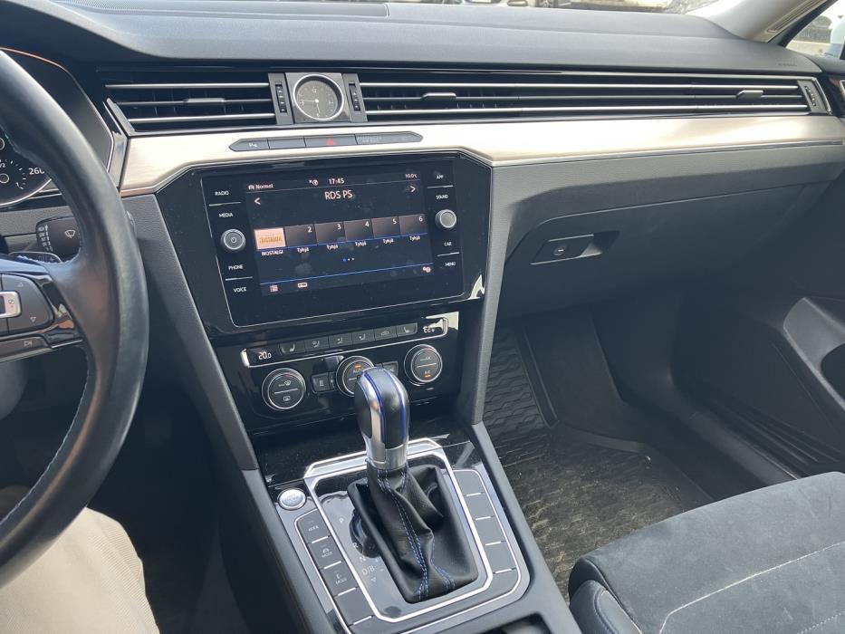 VOLKSWAGEN Passat 2018