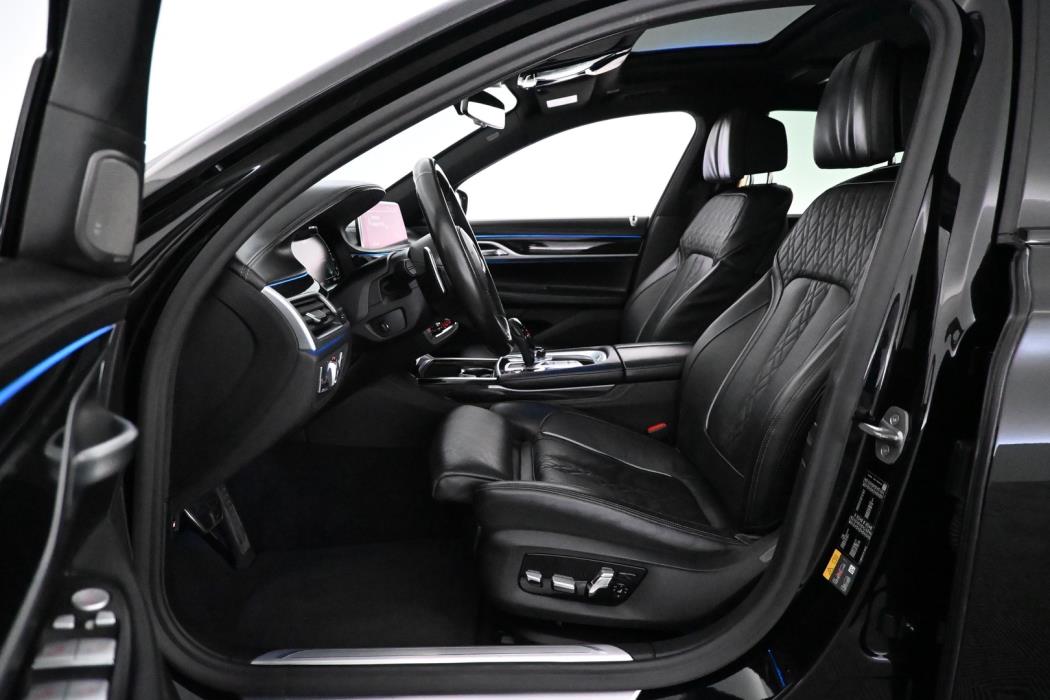 BMW 745 2019