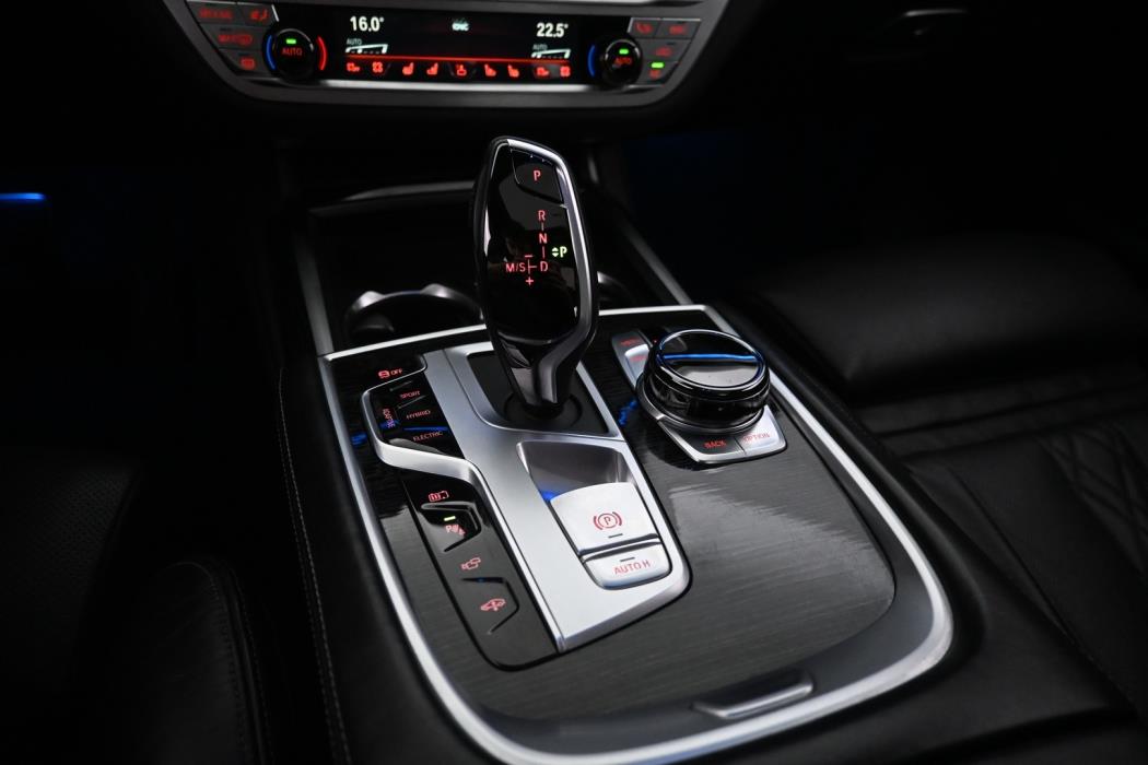 BMW 745 2019