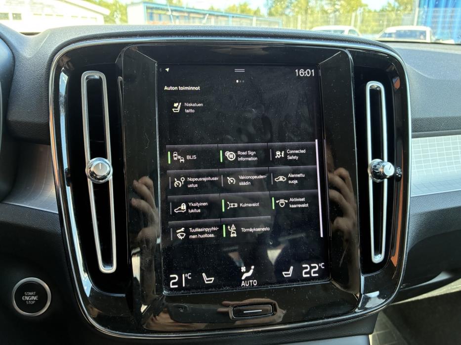 VOLVO XC40 2020