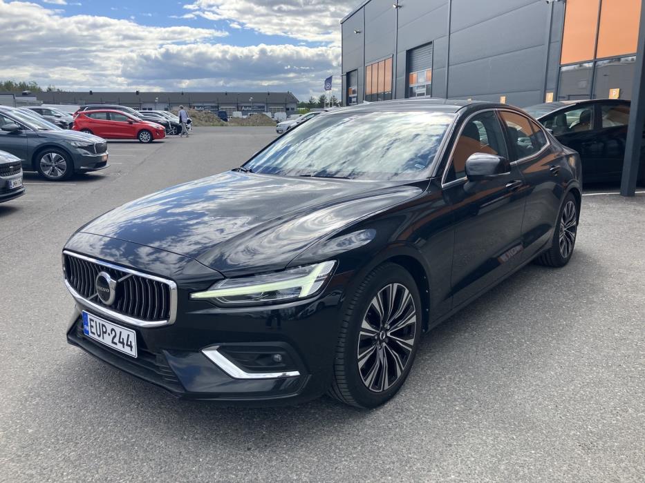 VOLVO S60 2023