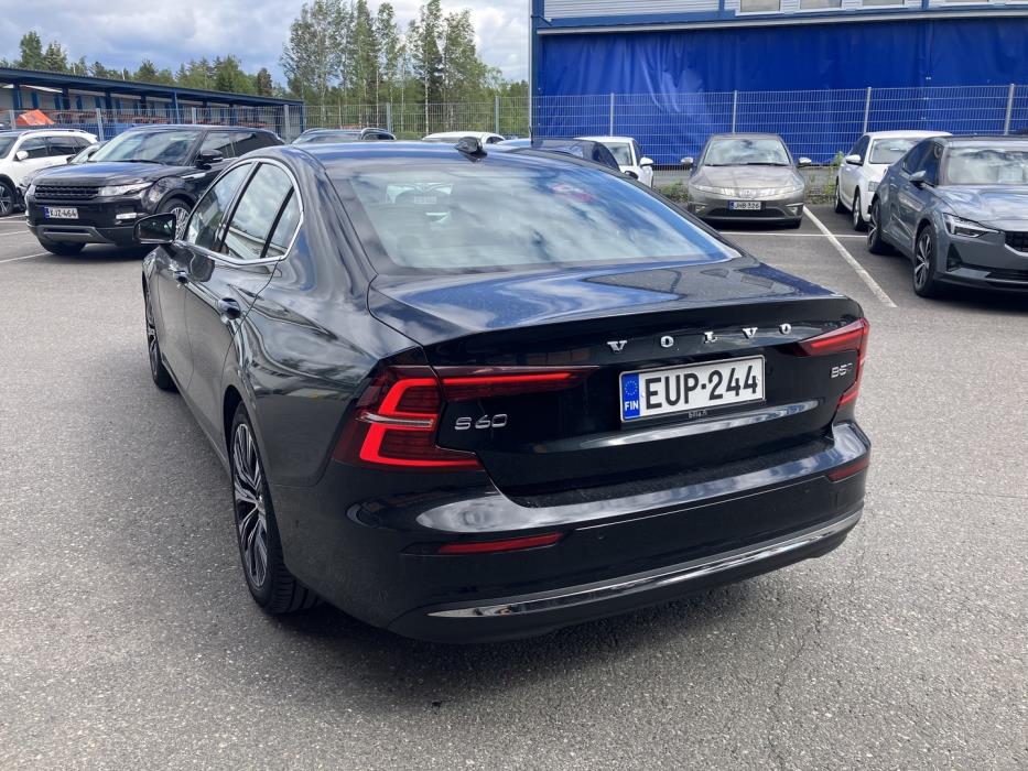 VOLVO S60 2023