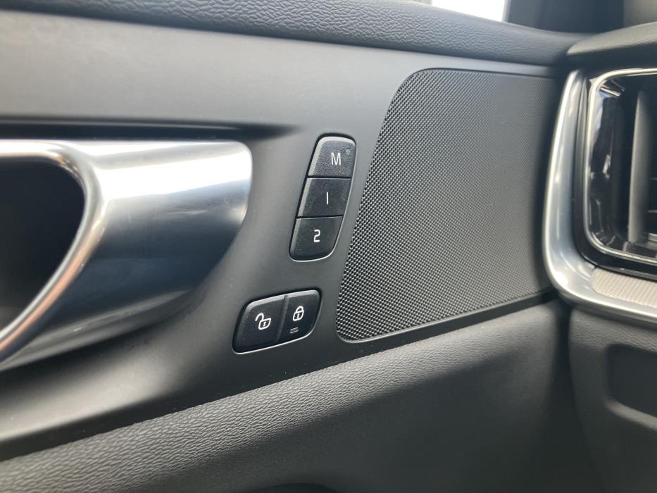 VOLVO S60 2023