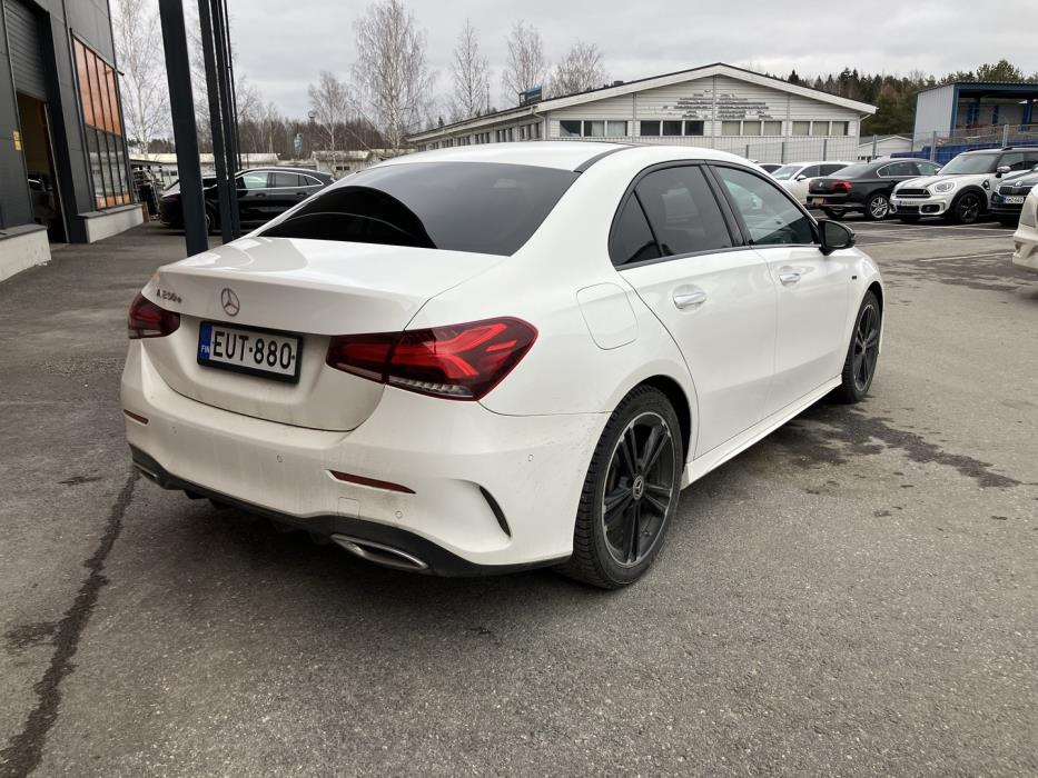 MERCEDES-BENZ A 250 e Sedan AMG 2021
