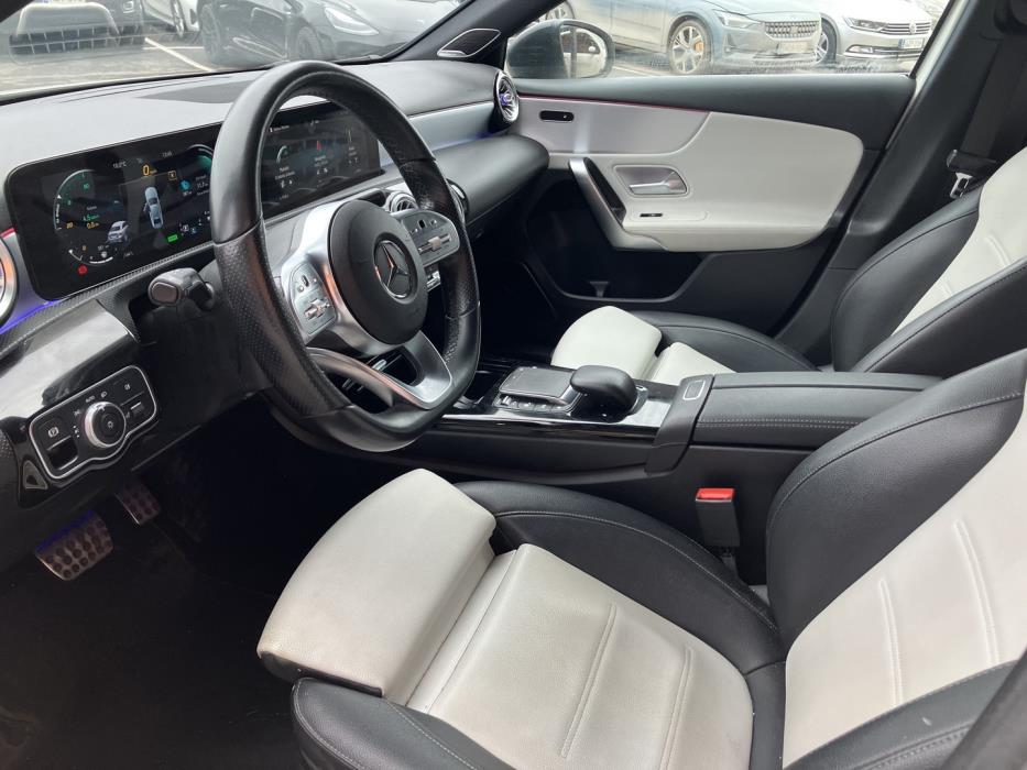 MERCEDES-BENZ A 250 e Sedan AMG 2021