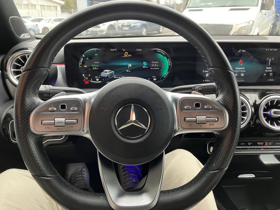 MERCEDES-BENZ A 250 e Sedan AMG 2021