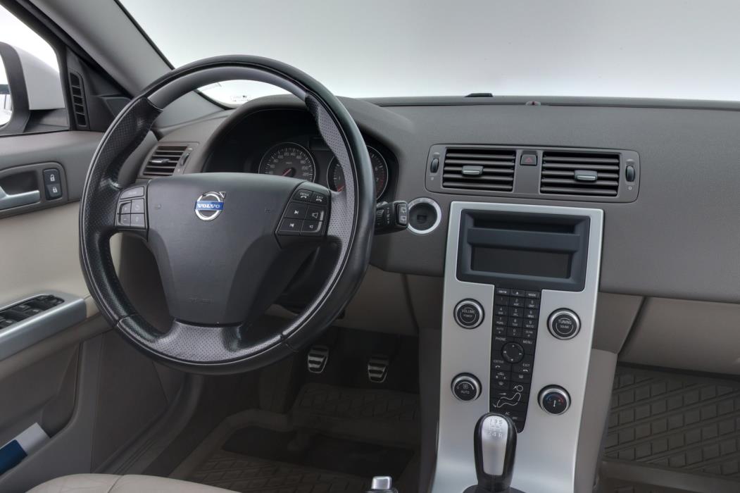 VOLVO V50 2012